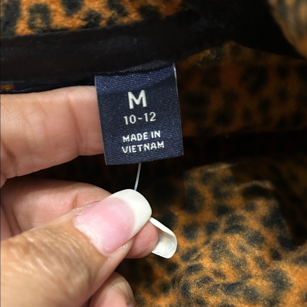 Lands' End Women's Brown Leopard Print Sweatshirt - Picture 7 of 9